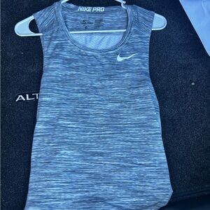 Nike Pro Gray Sleeveless Athletic Top (Men’s M)